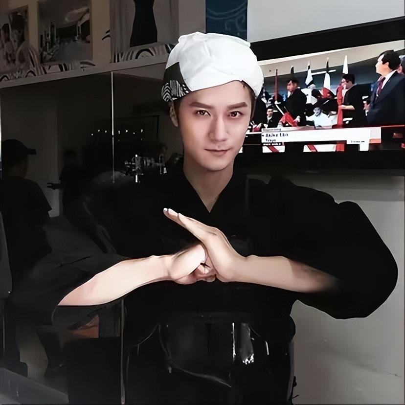 蒋劲夫落魄到长沙送外卖，开直播被问还打不打女人，瞬间笑容凝固