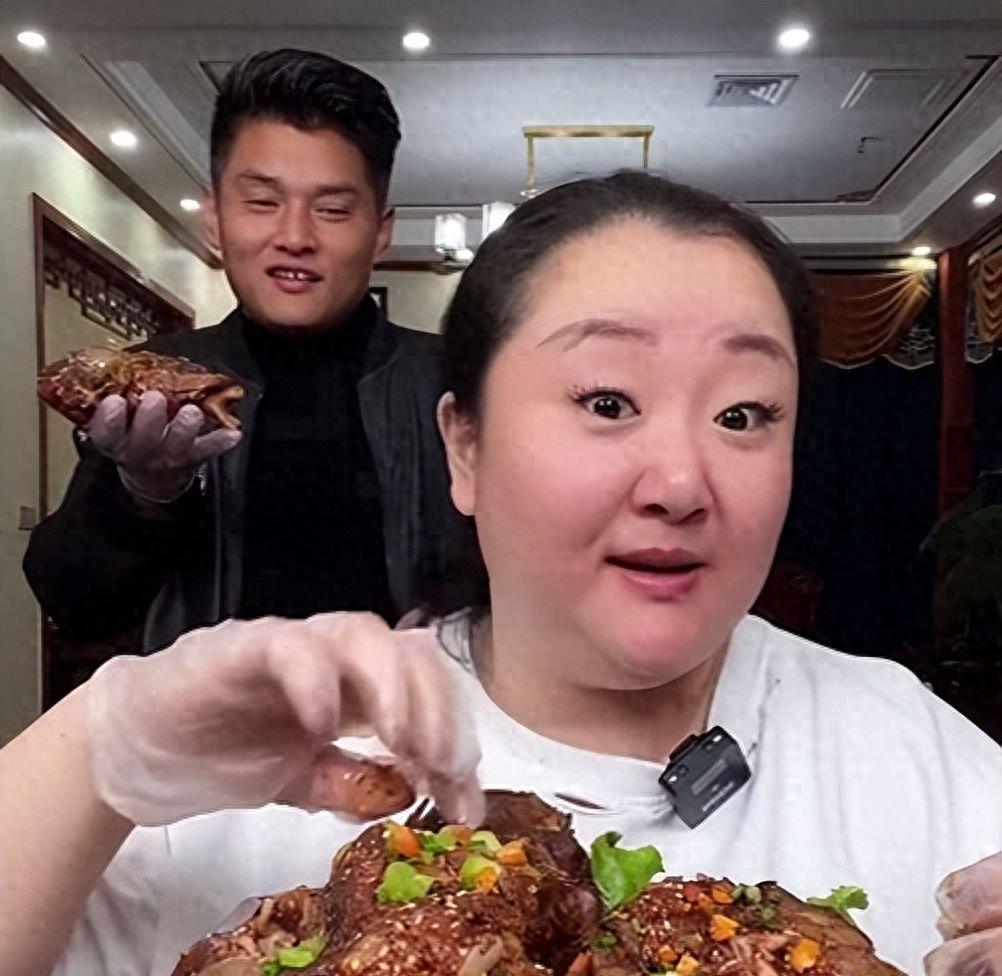 2亿身价吃播网红胖姐,得脑溢血,留下遗嘱:所有资产都给现任老公