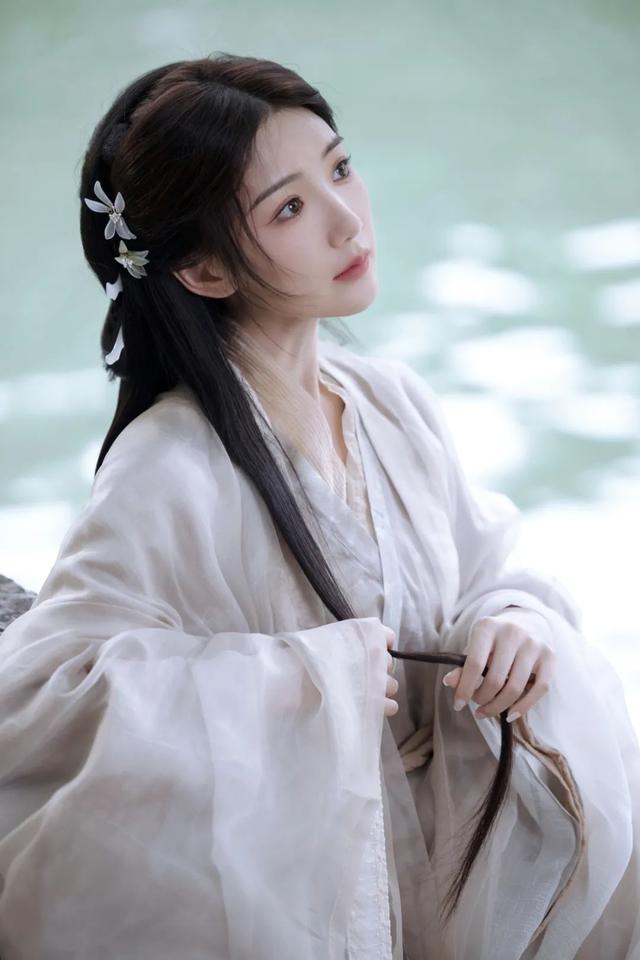 未播先火,她又杀回来了?