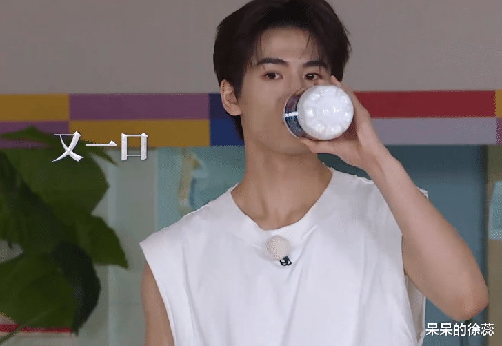 闫佩伦|不守规矩的baby,敢于“叫板”的范丞丞,撕开《跑男》“真面目”