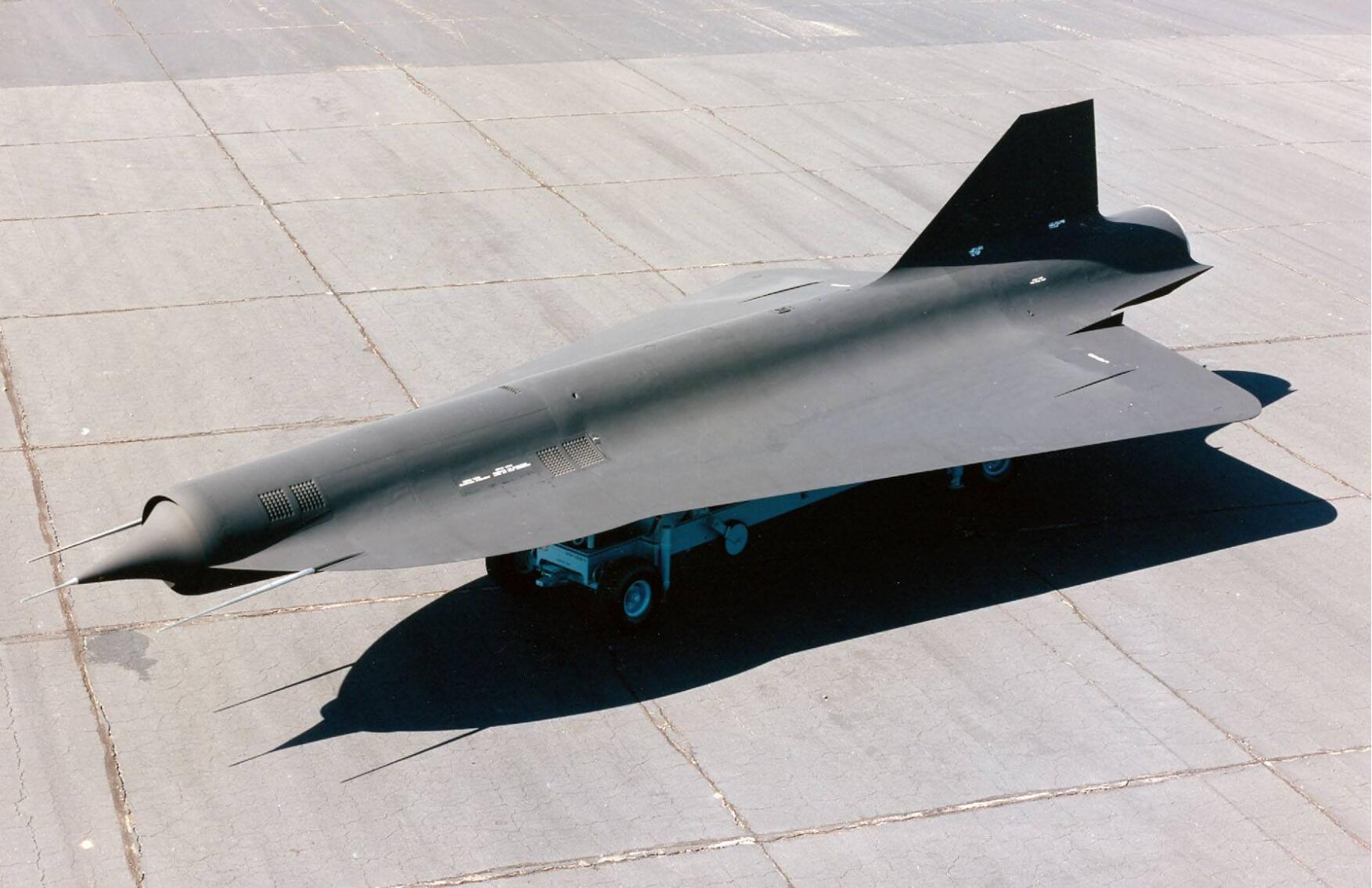 6分钟横穿台岛,解放军侦察机5倍音速冲刺,美军没能力拦截 - 军事资讯(