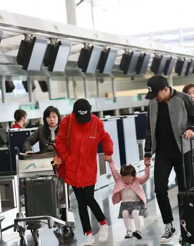 杨幂女儿“小糯米”疑似抑郁。刘恺威父亲：都怪你！！