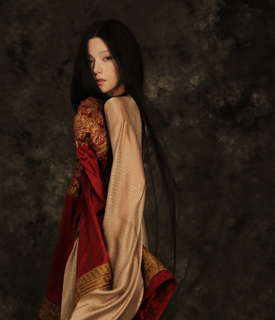 《封神》参展威尼斯电影节，舒淇成评委，红毯造型拉升期待