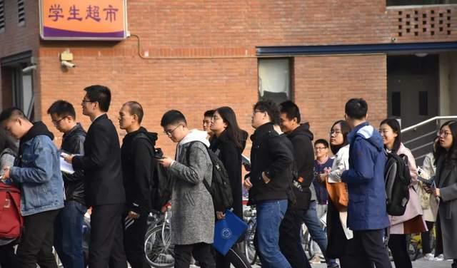 失业率|青年失业率创新高，很多人比年轻人还焦虑