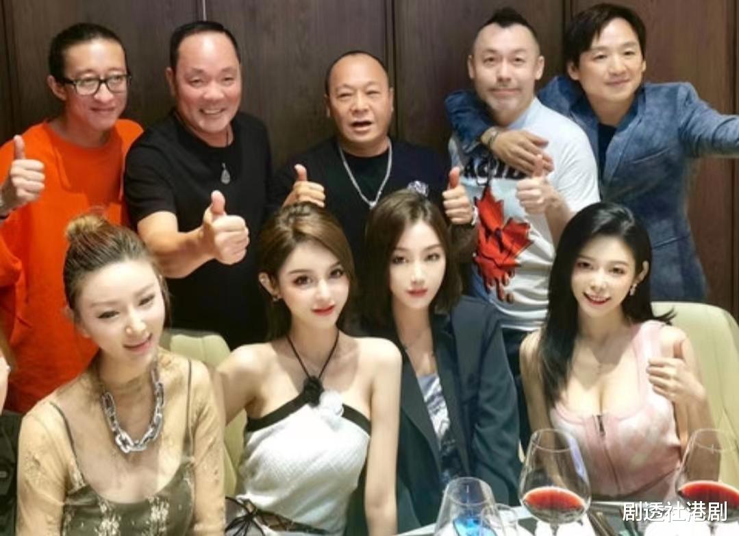 吴志雄|恋情曝光?69岁知名港星与新欢公开牵手吃饭,其身材火辣高达2米