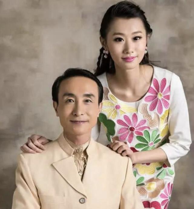|巩汉林90后儿媳亲自下厨！为公公做美味食物，一家5口其乐融融