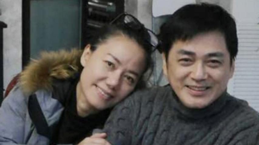 结婚37年，一双女儿高挑漂亮，他们的幸福惹人羡