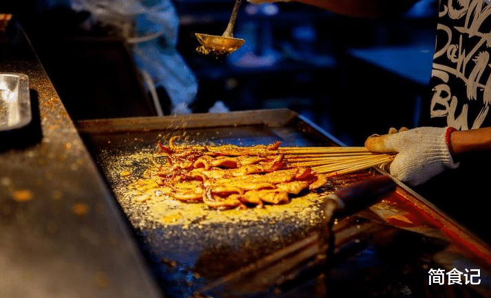 菠菜|最让人“失望”的6条美食街,价格高,味道差,网友:专坑外地人