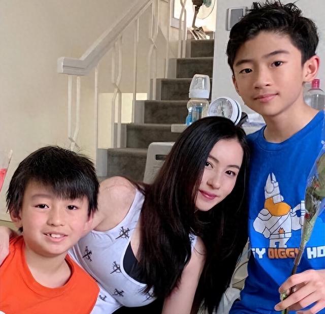 张柏芝早就被绿了?谢霆锋12年后终于公开私生女,王菲早已知晓