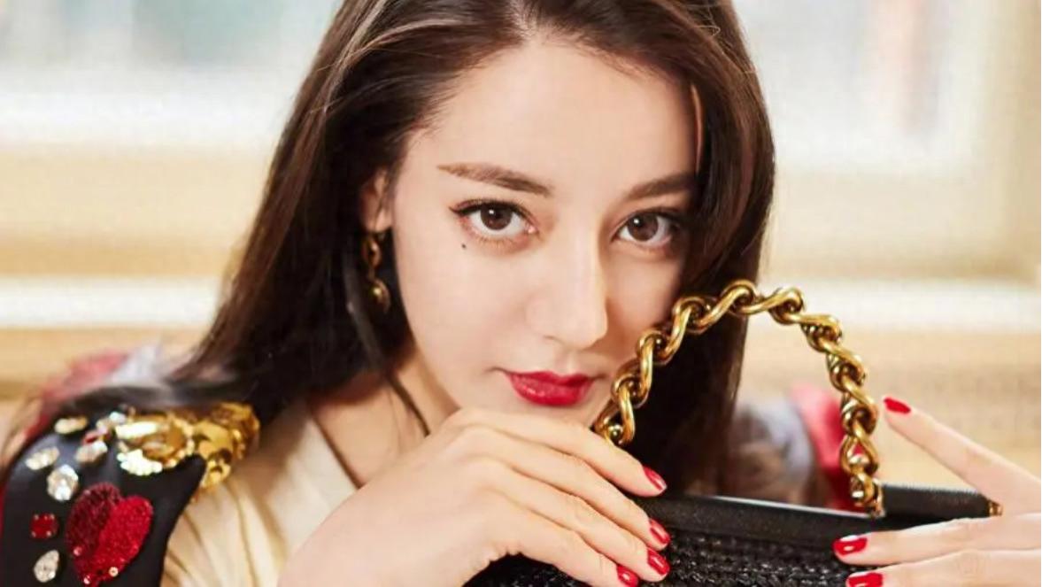 曝90后女星的瓜，素颜丑脸上有斑脾气坏打骂助理，热巴王楚然躺枪