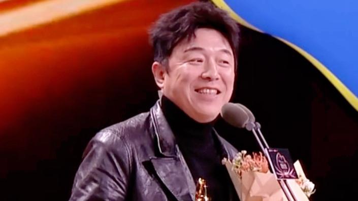 颁奖典礼成大型“分猪肉”现场，黄渤：感谢主办方，能想出这么多名字鼓励大家