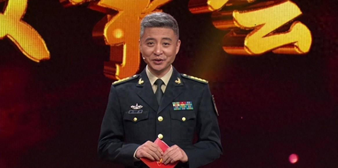 应被“开除”军籍的三位明星,贪财穿和服,一个比一个丢脸