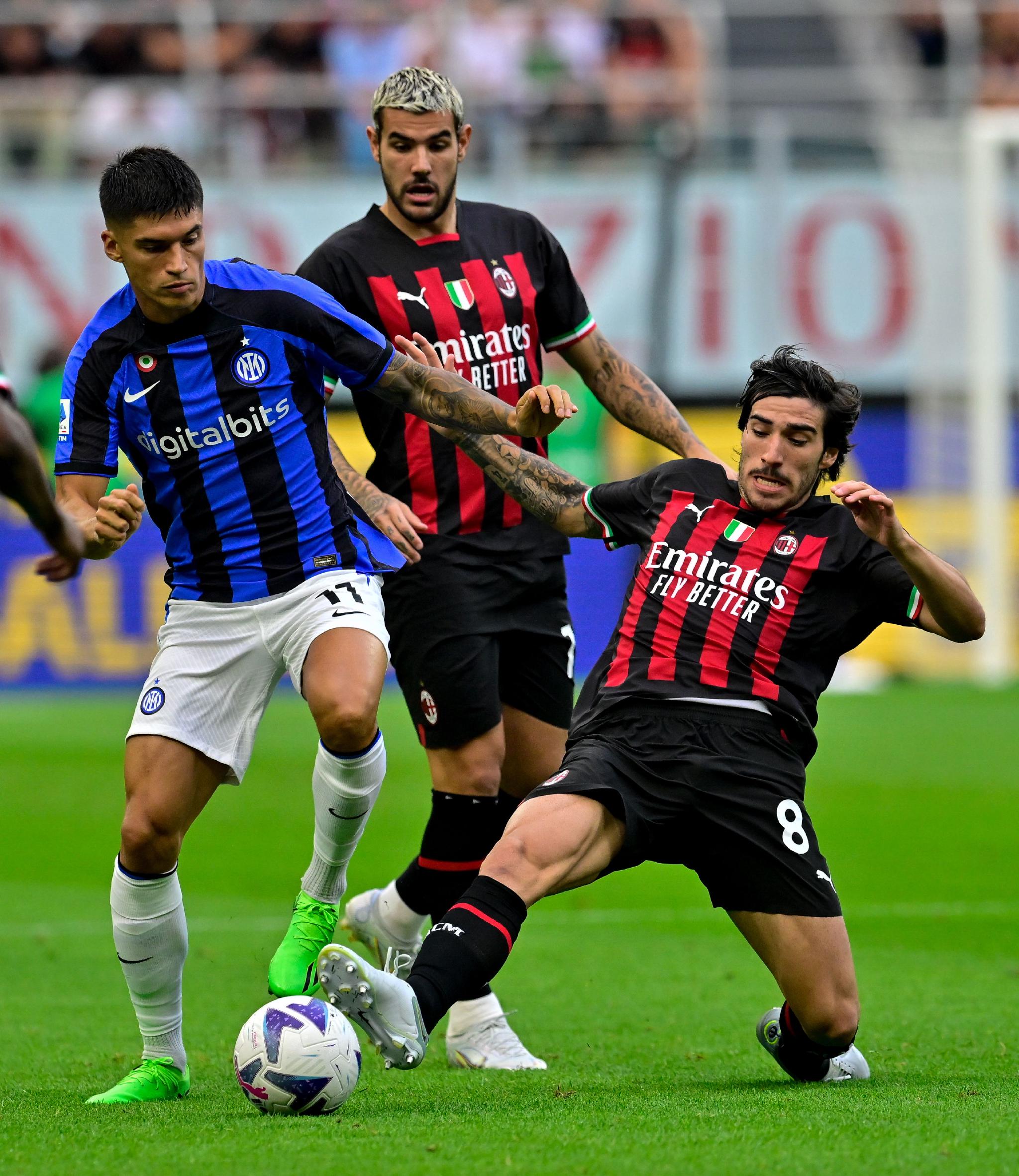 ac米兰失去当家球星?正式报价法国中锋,魔翼来投 - 体育资讯(主打网)