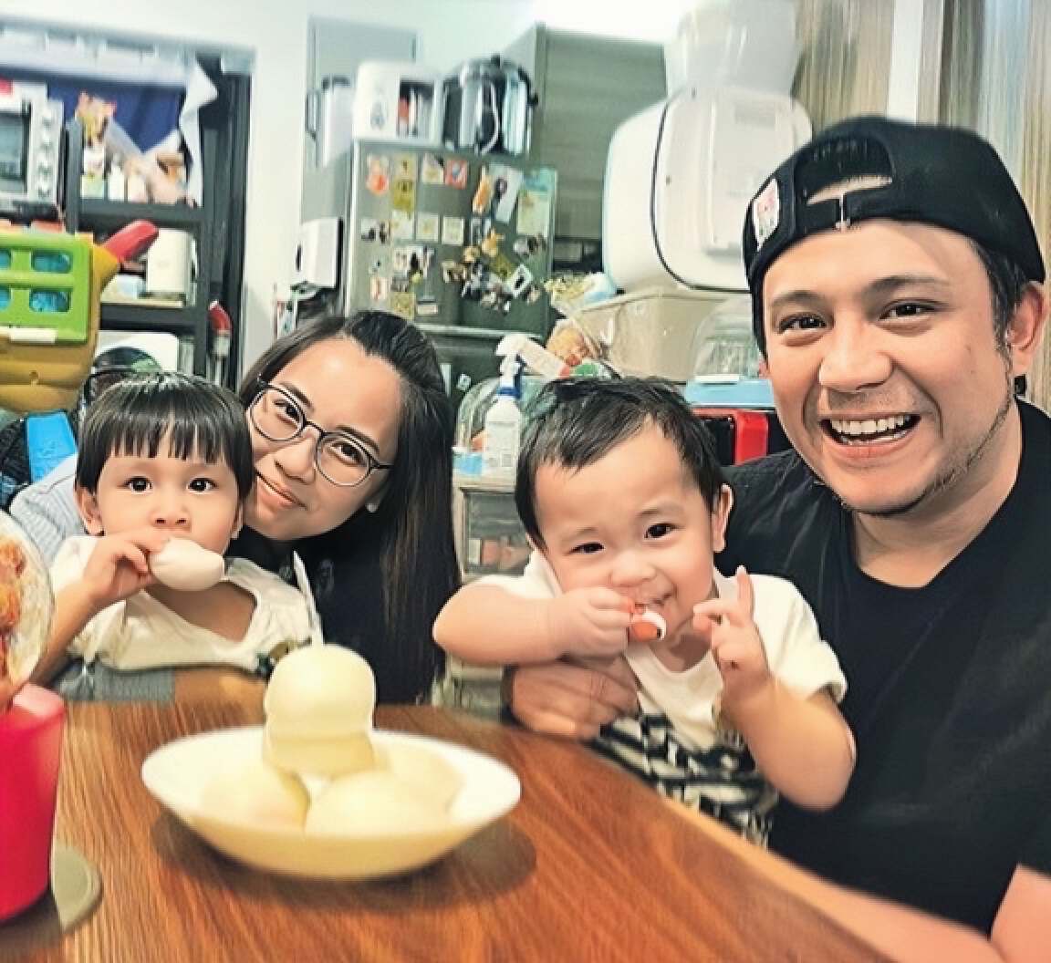 恭喜！香港知名“渣男”妻子发文暗示怀四胎，夫妻俩多次被传离婚