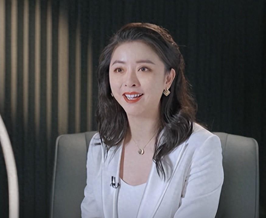 “傻姑”黄小蕾:被杜淳狂追,38天闪婚闪孕,被迪士尼“封杀”了