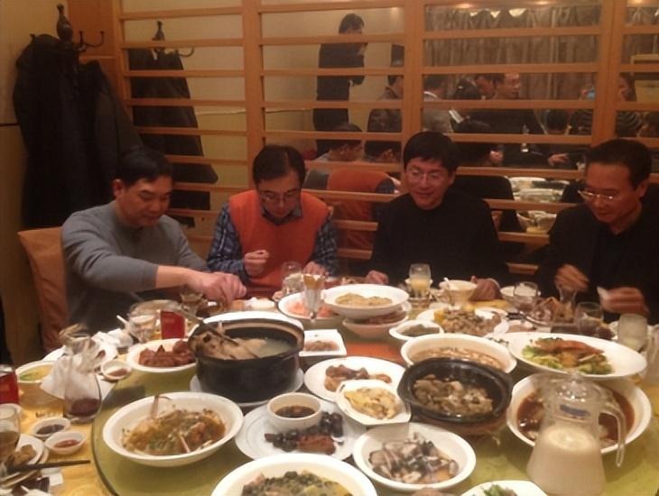 人口老龄化|“人口警报”拉响!专家建议:全面放开四胎,有条件的多生