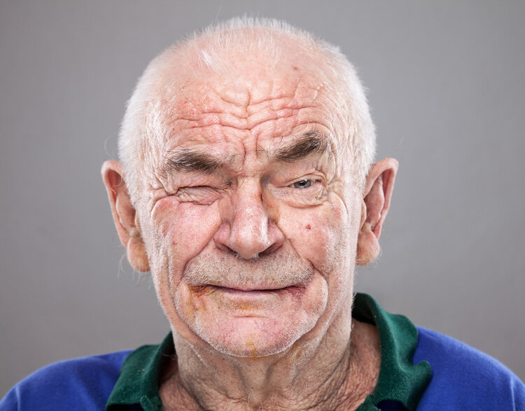 男人过了50岁眉毛变长，意味着什么？真的会长寿吗？原因要搞清
