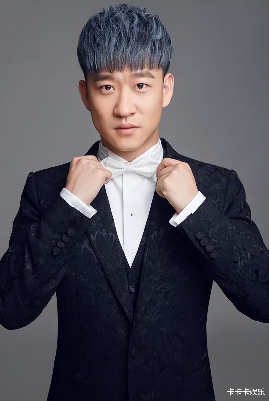 再看德云社和岳云鹏现状,才明白曹云金当年离开,并不全是为了钱