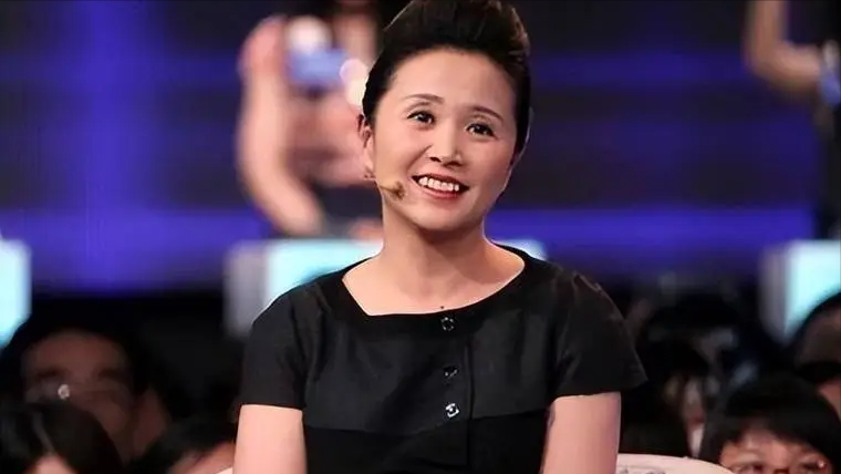 黄菡|这还是《非诚勿扰》里的导师黄菡吗?时隔7年荧幕露脸,判若两人