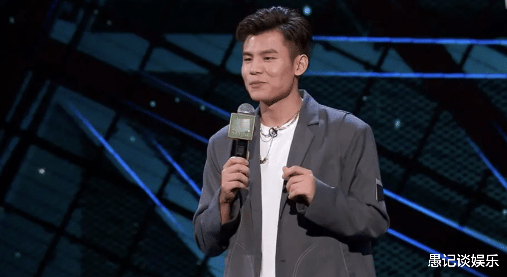 |脱口秀名演员人均本科，厂里出来的何广智，为何能在强者中生存？