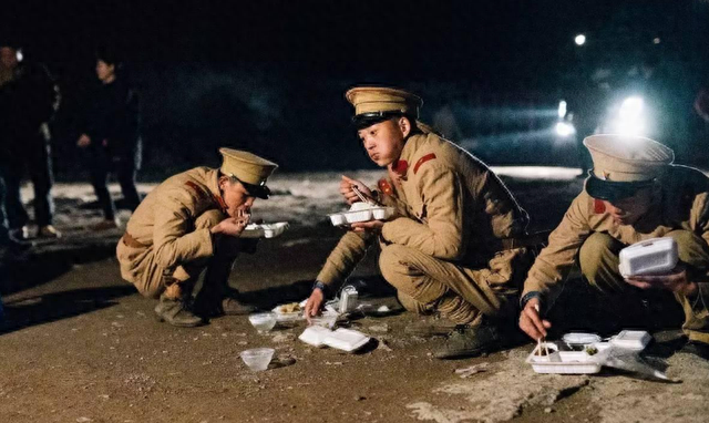 揭秘横店20万群演的真实状况，美女泛滥成灾，懒汉遍地都是！