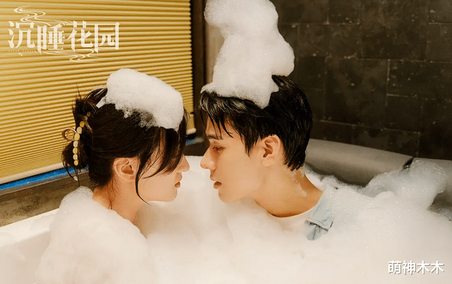 龚俊|龚俊抵达韩国人气爆棚,机场拥堵粉丝尖叫,多部剧曾在韩热播