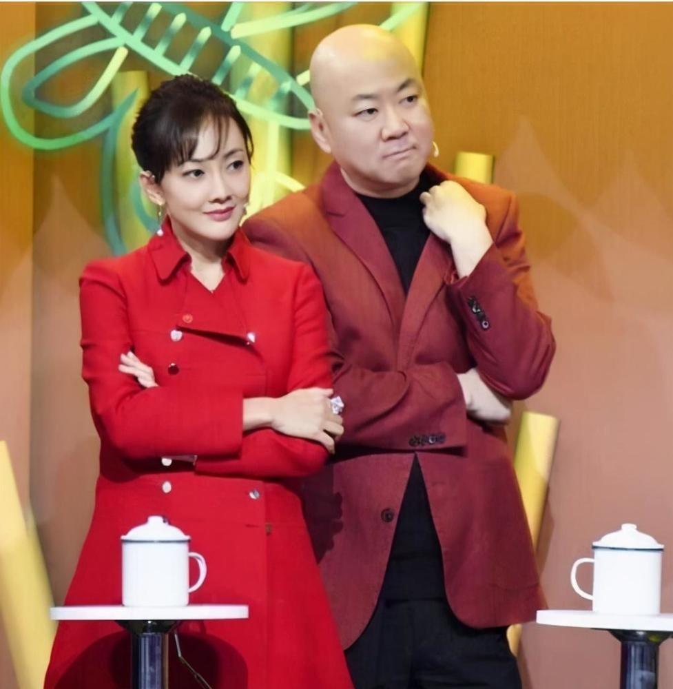 牛莉|牛莉：8次登春晚，24岁嫁给大7岁圈外男友生儿育女，50岁依旧很美