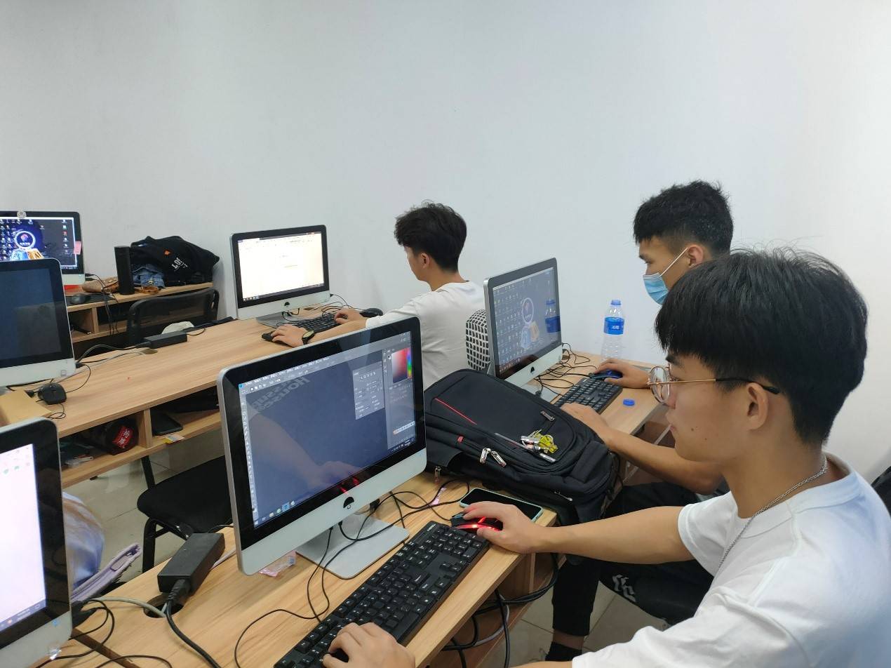 招聘|“侮辱性极强”，一本大学现洗碗工招聘，当年高考550分错付了吗