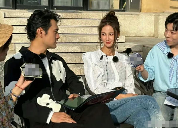 发型 曝张歆艺150斤瘦到80斤，近照瘦脱相成“纸片人”，身体状况堪忧