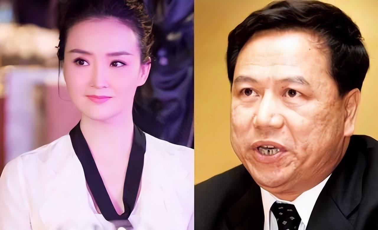 王艳获娃送花拥抱激动的直跺脚!16岁儿子近180,容貌大变脖子比头粗