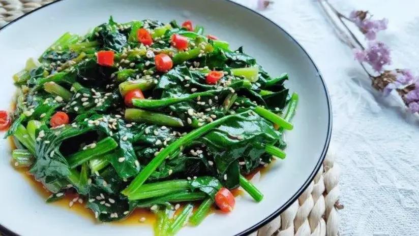 菠菜|这4种菜含叶酸高,补血强免疫,50岁后使劲吃,腿脚有劲精神头足