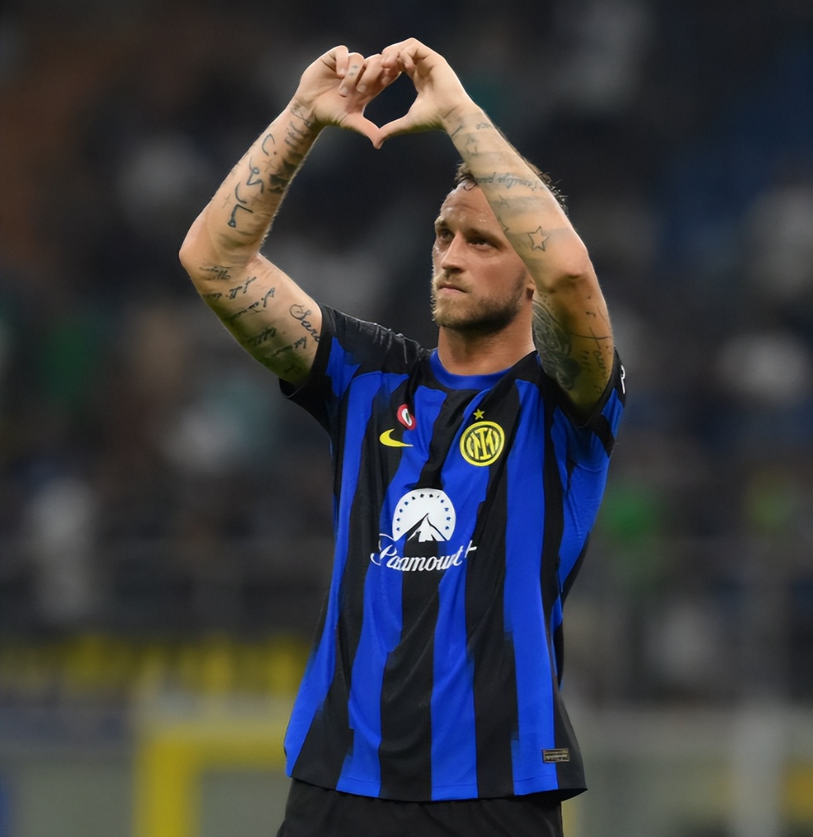 国米首秀2比0米兰二队,小伊布登场9分钟后送助攻,马洛塔亮明牌 - 体育