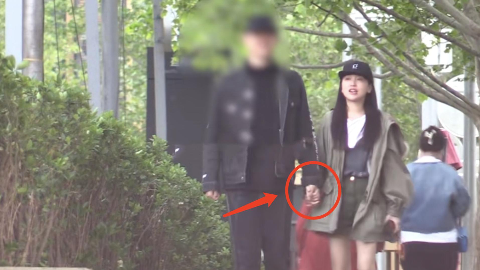 金莎|金莎和素人男友同框首次被拍！二人逛街牵手挽臂，呈现最萌身高差