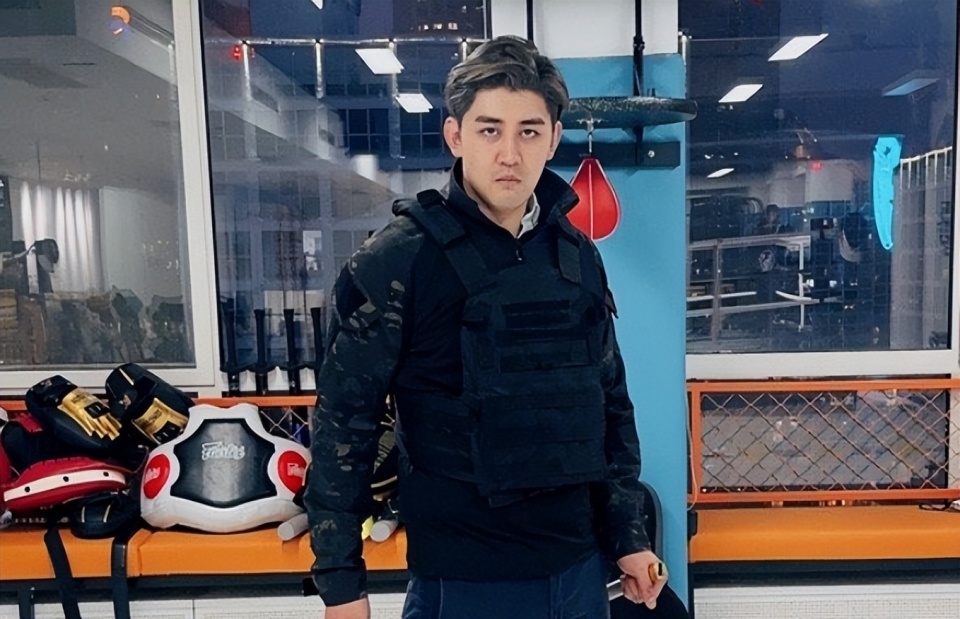 郑爽|郑爽正式起诉张恒!爽爸下场开撕秦朝,后者指其财产早已转移出去!