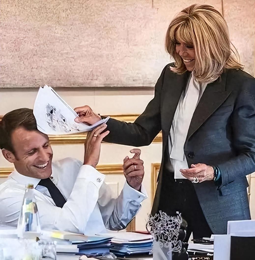 马克龙有多爱布丽吉特？把她的照片复原成少女，还把自己变成了老头