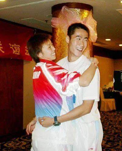 "国乒标兵"王励勤:刘国梁最满意弟子,与赵薇谈恋爱,娶小10岁娇妻
