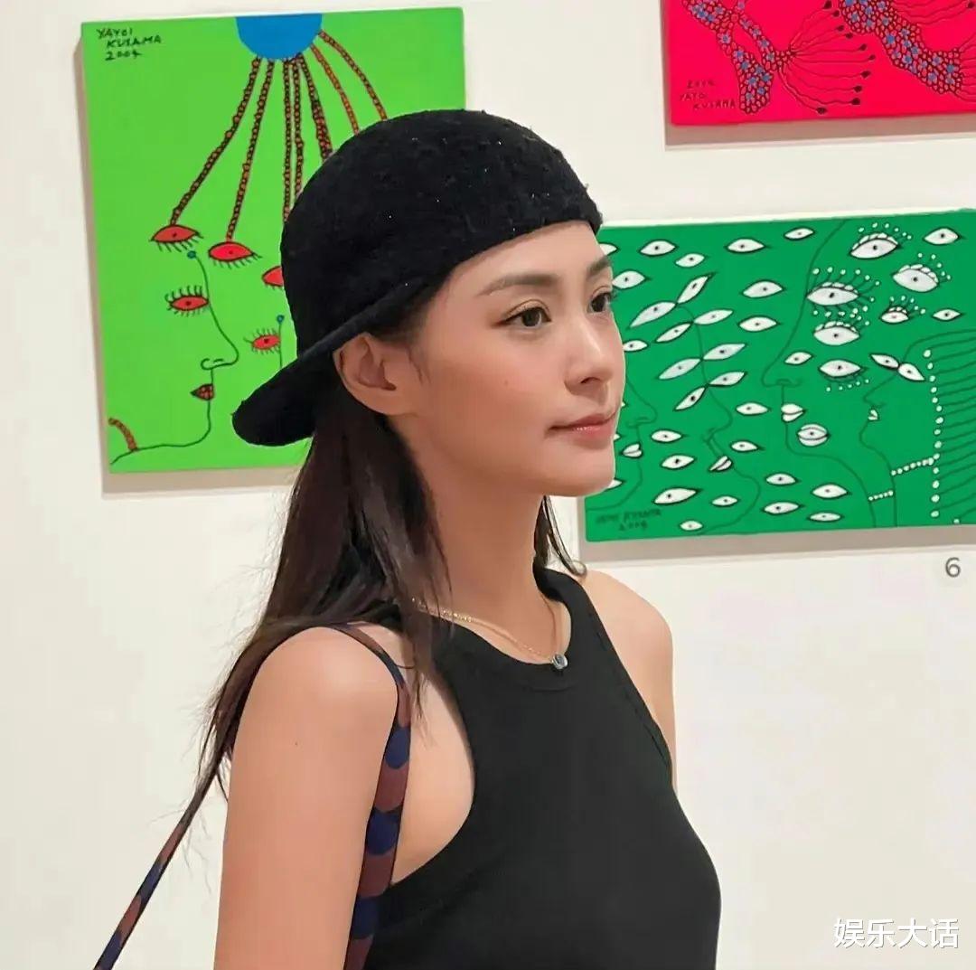 |当42岁阿娇跟41岁阿sa站在一起,我才彻底明白,什么叫顶级骨相