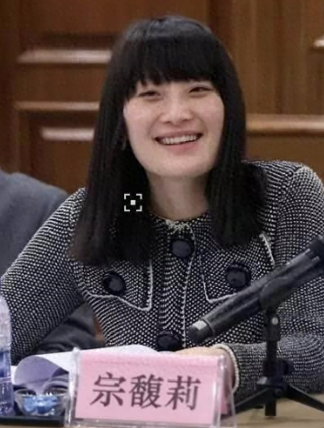 69岁的王健林，憔悴劳累暴瘦成竹竿：王思聪若是当年娶了她就好了