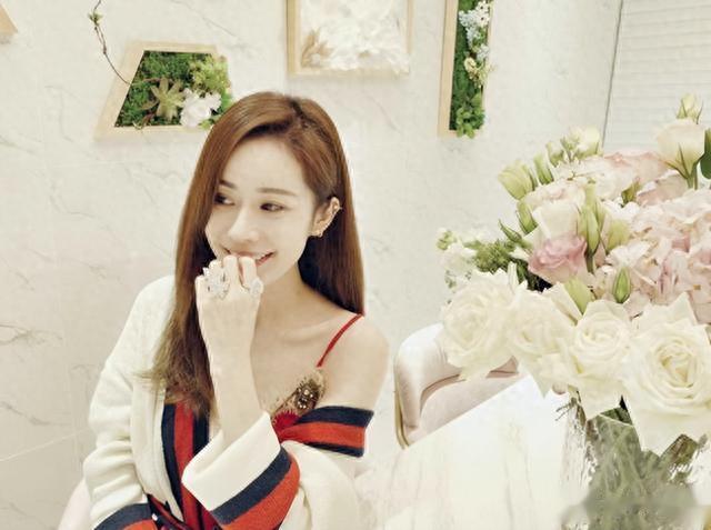 王思聪都佩服的“高端女玩家”，母凭子贵获9亿，野鸡一夜变凤凰