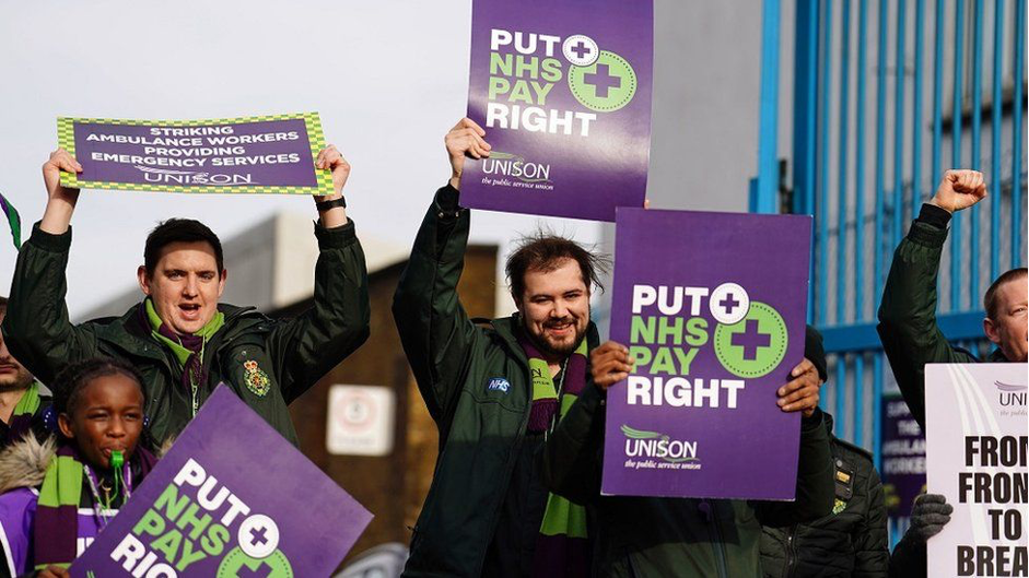 英国|英国护照办公室将罢工5周,教师们也将走上街头游行罢工