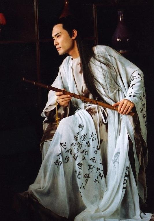 赵文瑄|周迅、陈红对他一见倾心,一生未婚未育,如今63岁在乡下养猫种花