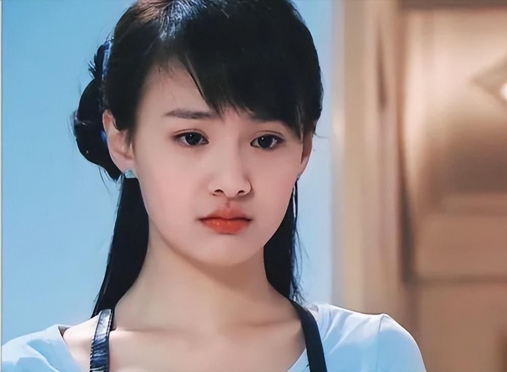 劣迹女星海外晒豪宅照片，她发文表示：无需在中国照样能过得精彩