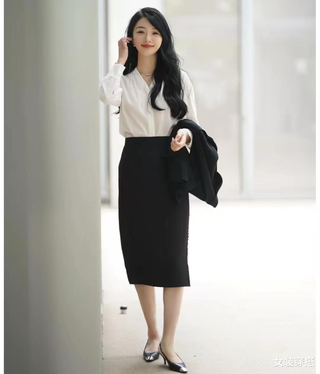 白衬衣的15种穿搭风格,好看又实用,单穿叠穿都时髦!