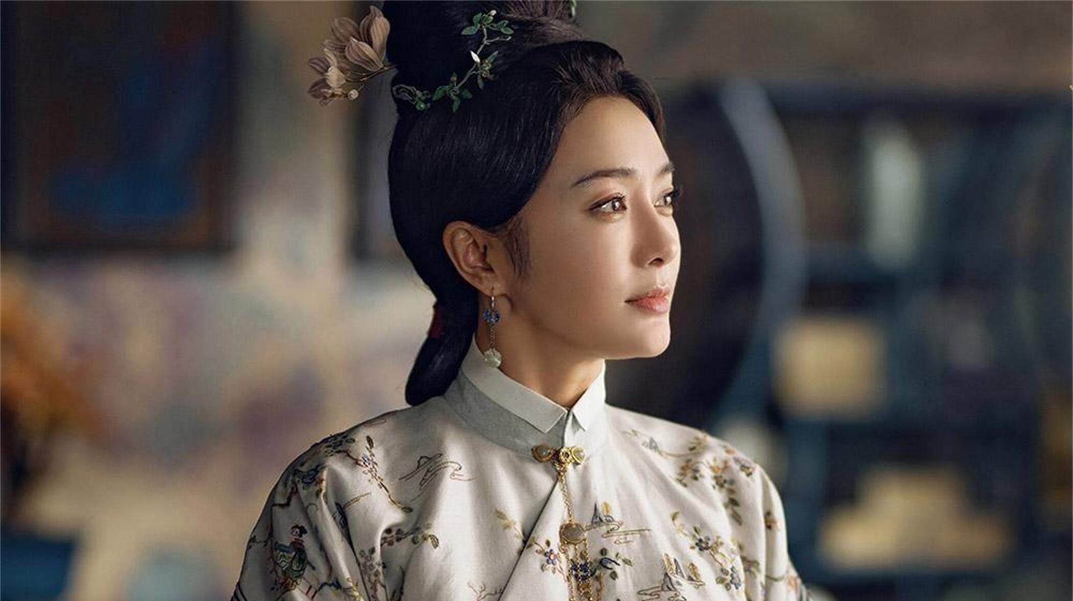 李沁|4位貌美的女明星,当女二浪费,当女一被骂