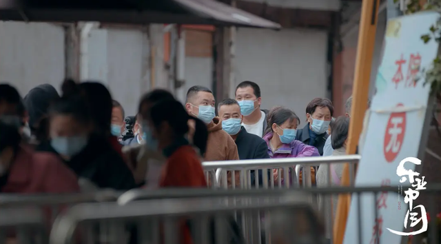 袁泉|击穿社畜的王炸神作纪录片，凭什么？