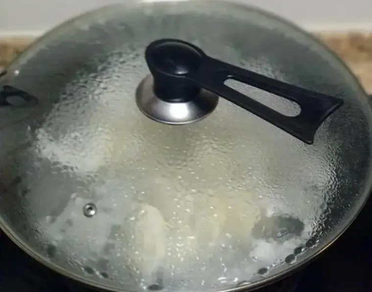 景甜|煮水饺,“开盖子煮”和“盖盖子煮”差别大,难怪饺子口感不一样