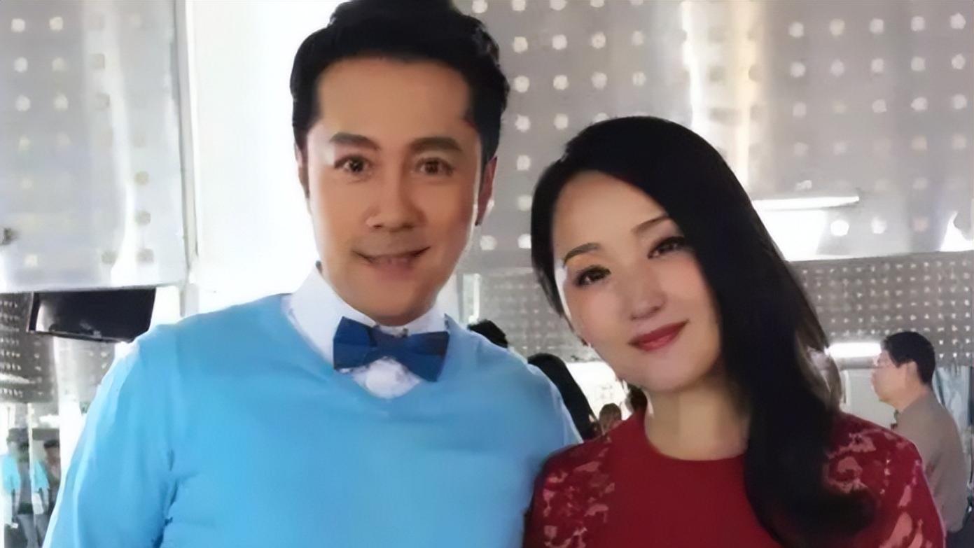 蔡国庆|蔡国庆：两次情断异国恋后，娶粉丝秦娟为妻，如今儿子成他的骄傲