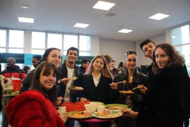 周深|【教育】“兔躍新程”——马赛2023春节联欢晚会顺利举行