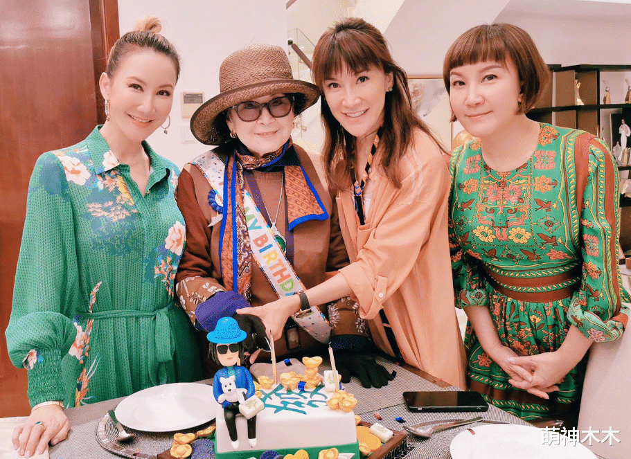 “天后”李玟的一生:生于单亲家庭,获评华人之光,中年经历失婚