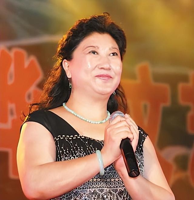 高秀敏|回溯赵本山、高秀敏的恩怨始末，称霸春晚的黄金搭档为何走向决裂